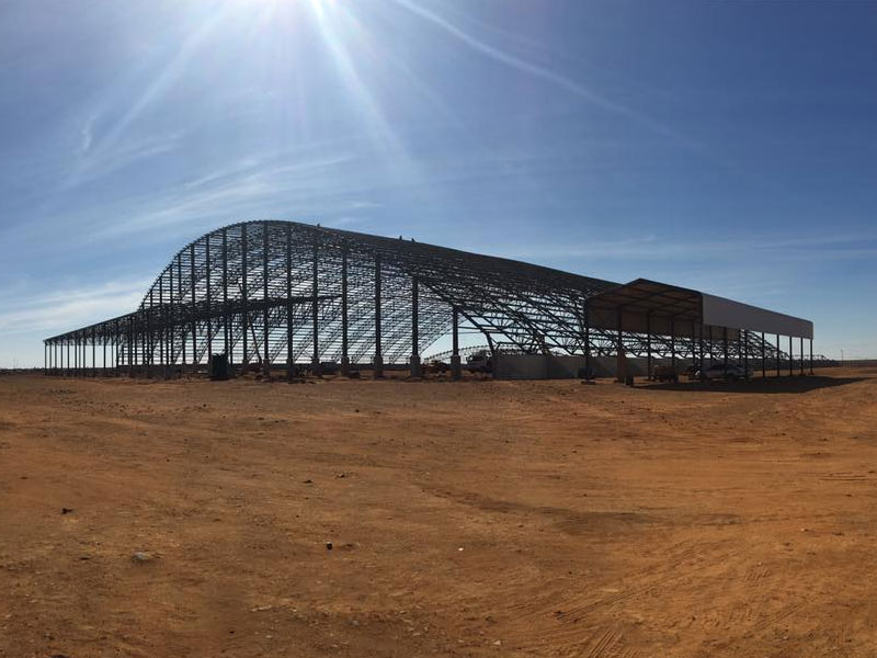 No matter from which side you admire the structure, it gets even more impressive with every addition of the next truss.